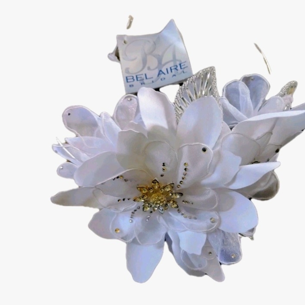 White Floral Decorative Hair Band Accent